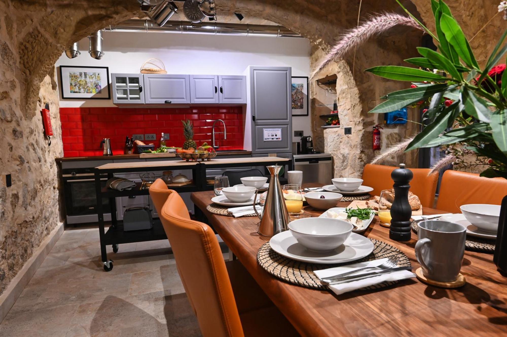 Citadella X Casa Jorge Hotel Виктория Екстериор снимка